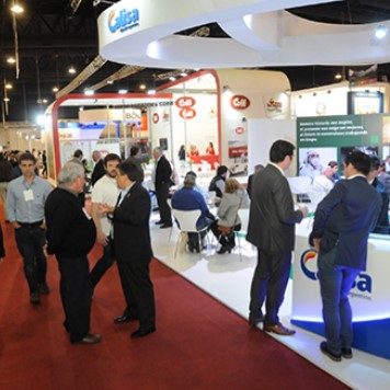 Red Alimentaria junto a empresas del sector participaron de Expo Avícola en Conjunto con Porcinos